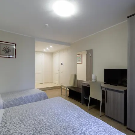 Hotel Flora 3*
