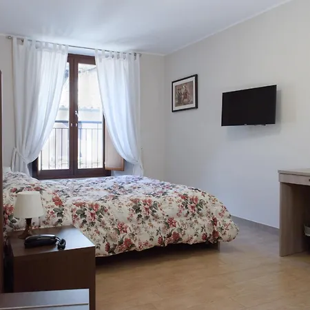 Flora Hotel 3*