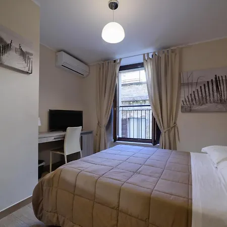 Flora Hotel