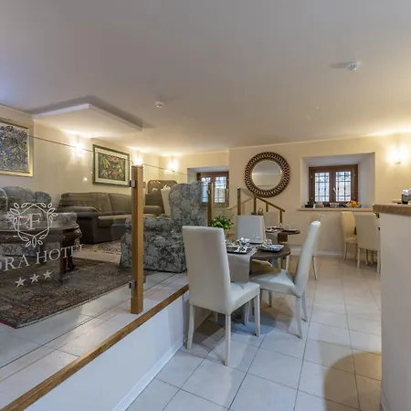 Hotell Flora Todi