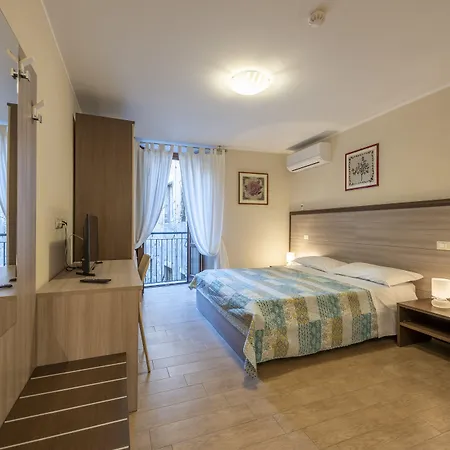 Flora Hotell 3*